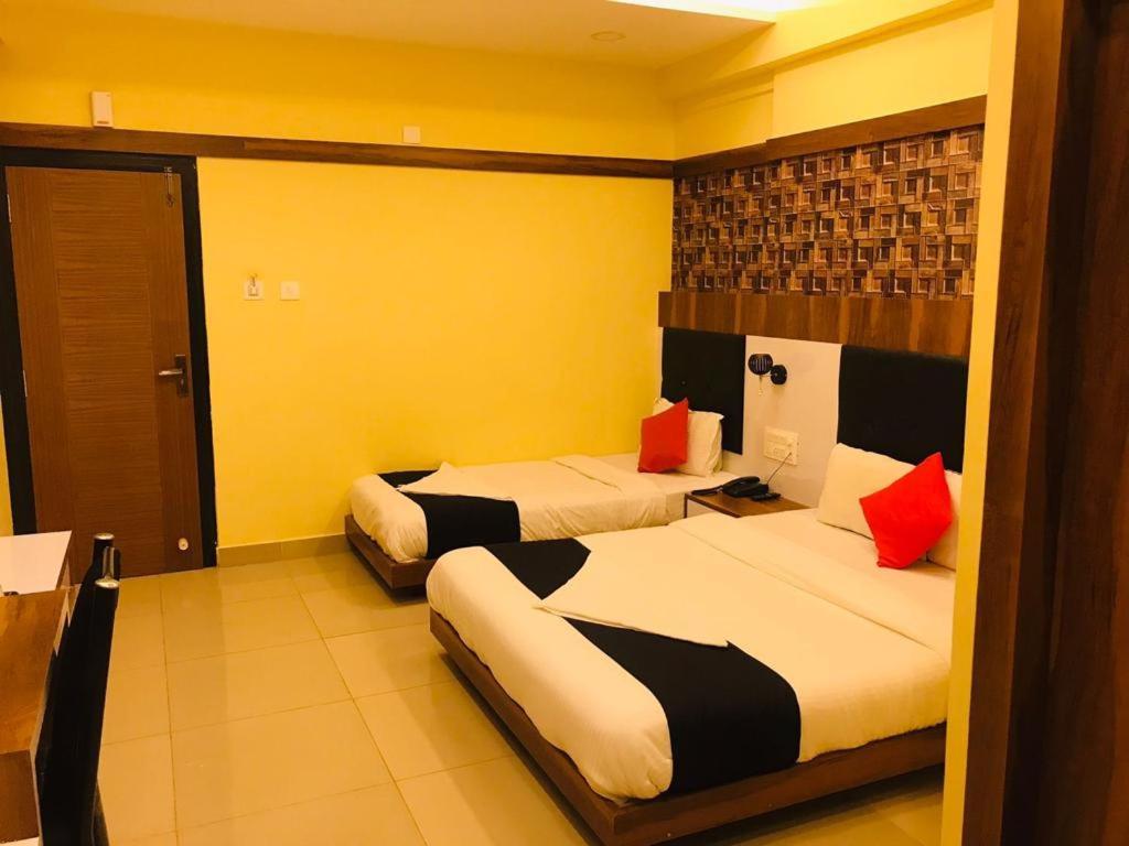 Hotel Keerthana Puttur Puttur  Eksteriør billede