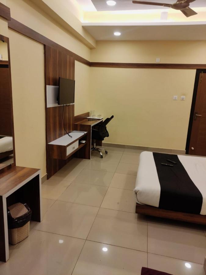 Hotel Keerthana Puttur Puttur  Eksteriør billede